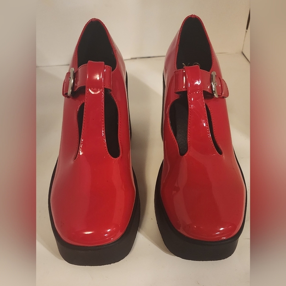 Red Patent Platform T-strap Mary Janes - Picture 4 of 7